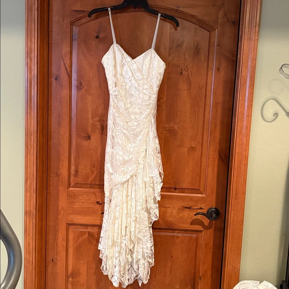 Formal Dress - Picture 1 of 17